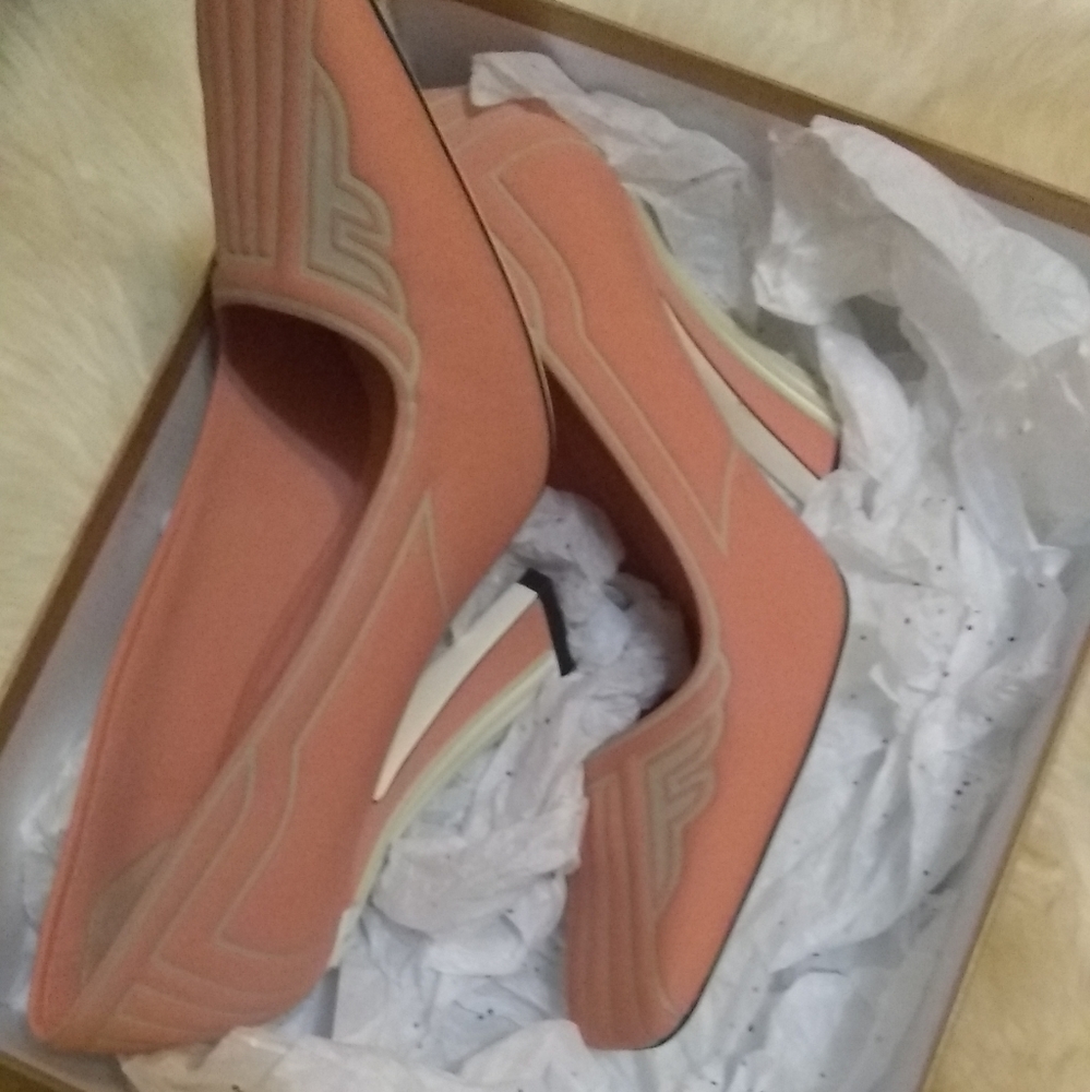 ✅❤️fendi shoes 🌹❤️✅